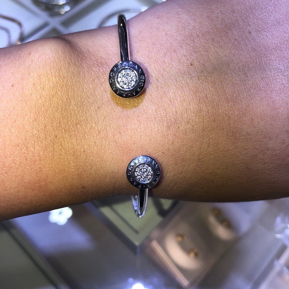 Pandora signature bangle
